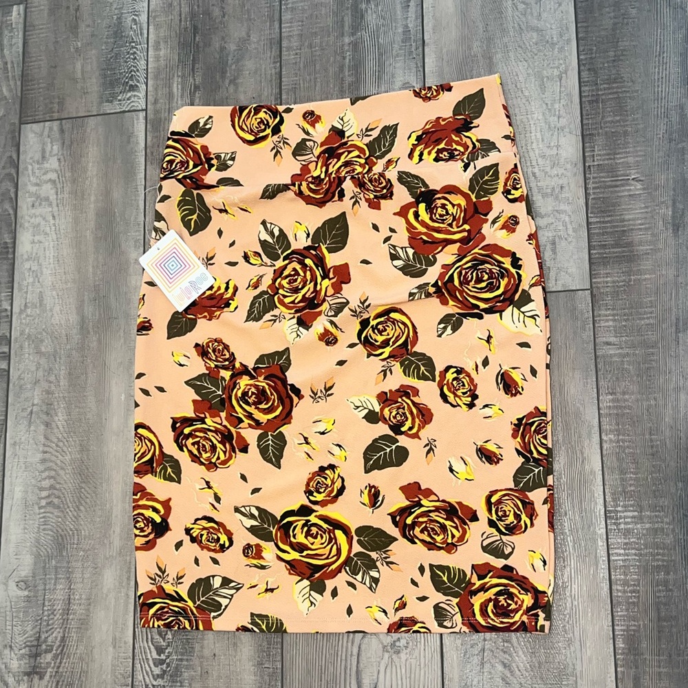 LuLaRoe - 🌹 XL Floral Cassie Pencil Skirt